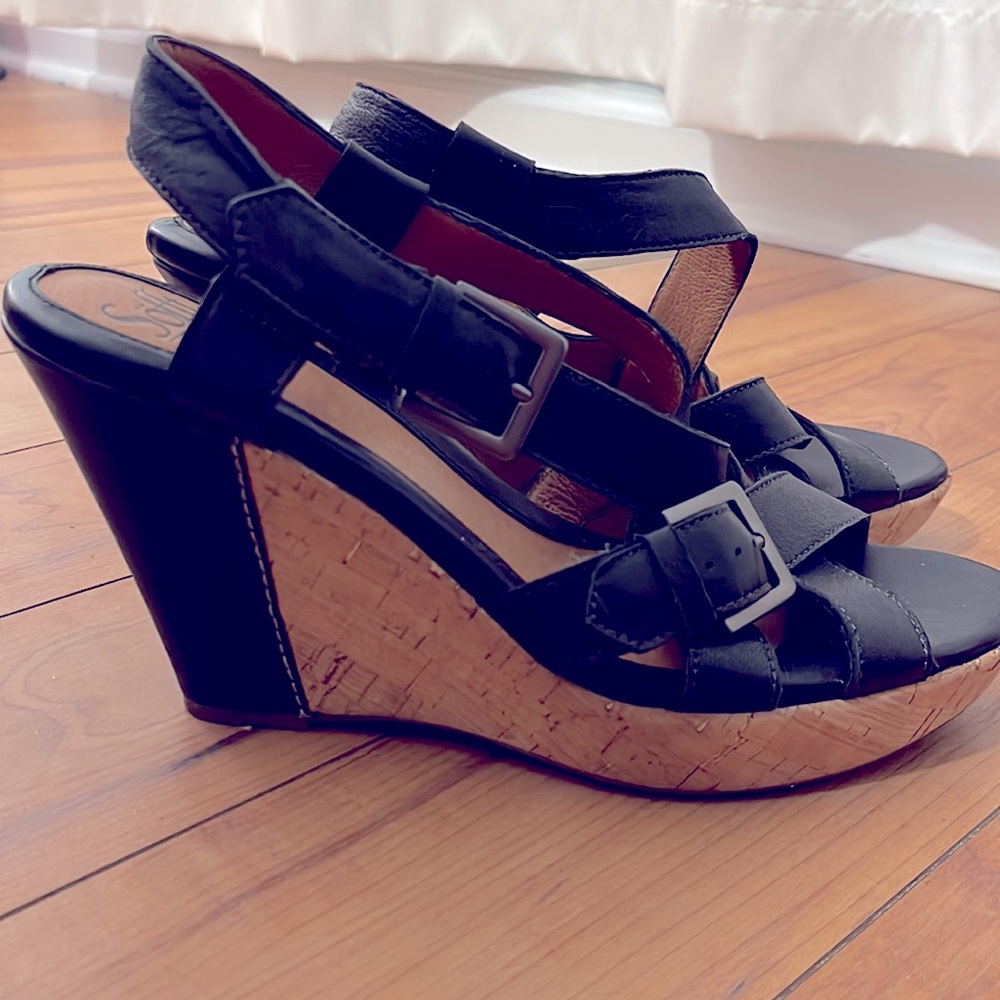 Sofft black cork wedges EUC, size 9